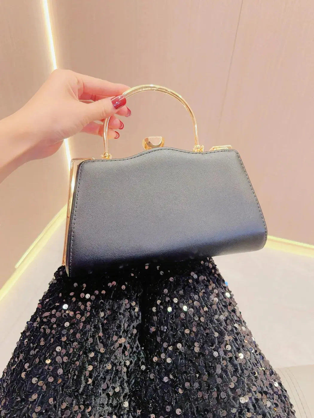 Ladies’ Diamond Handbag – Elegant Women’s Evening Clutch Ladies Fashion Flora